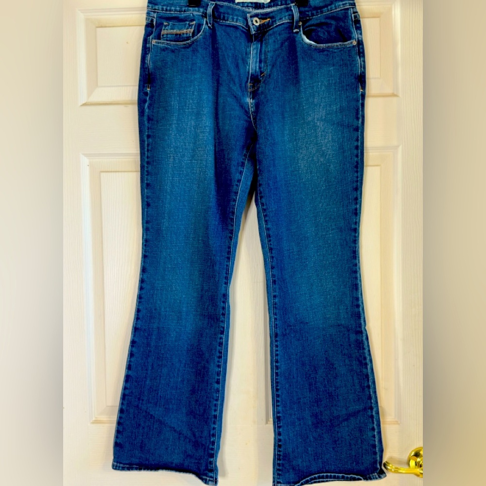 EUC Levi's 515 Bootcut‎ Stylish Blue Flare Wide Leg Jeans Size 14